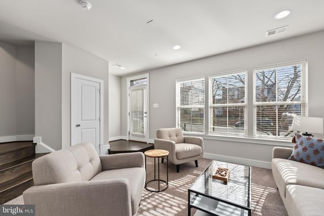 $1,100,000 | 1715 13th Road South, Arlington, VA 22204