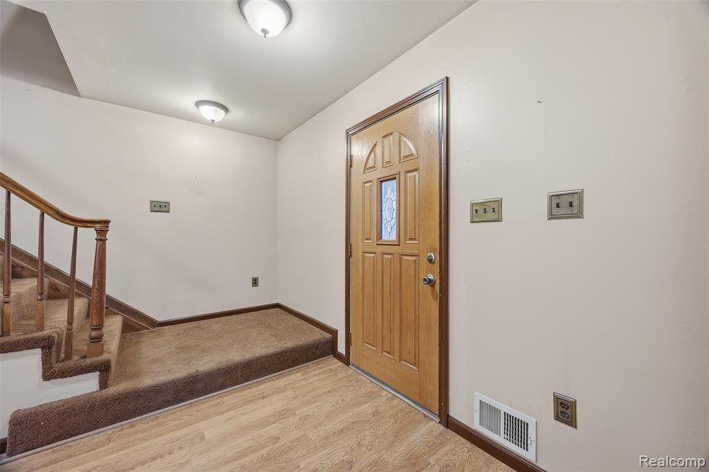 21650 Telegraph Road Flat Rock, MI 48134 - Photo 19 of 70