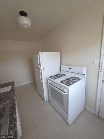 $1,175 | 2056 Bayard Avenue, St. Paul, MN 55116