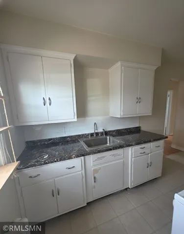 $1,175 | 2056 Bayard Avenue, St. Paul, MN 55116