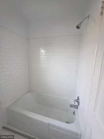 $1,175 | 2056 Bayard Avenue, St. Paul, MN 55116