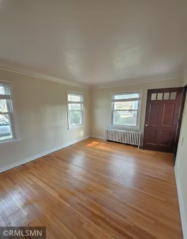 $1,175 | 2056 Bayard Avenue, St. Paul, MN 55116