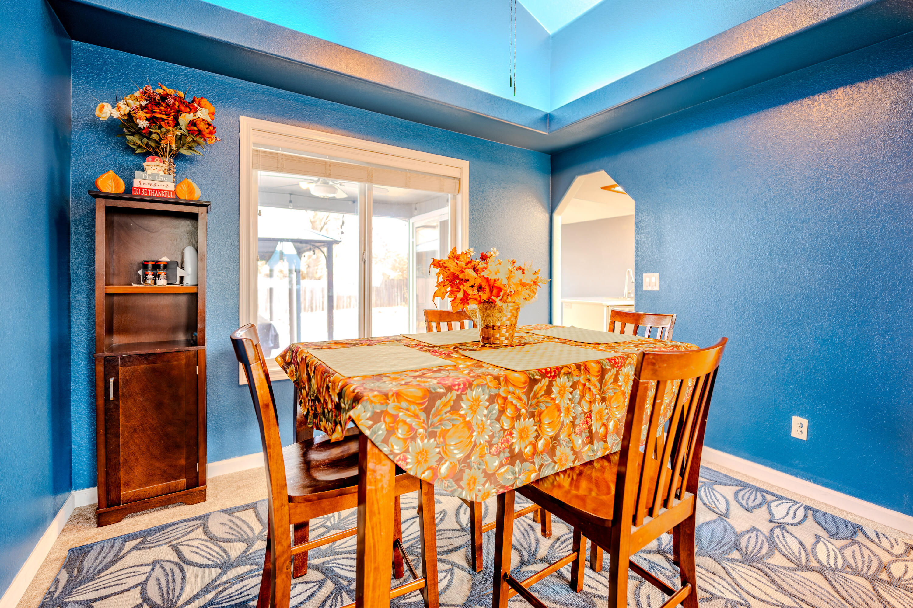 921 Pittview Avenue Central Point, OR 97502 - Photo 4 of 35 Dining Room