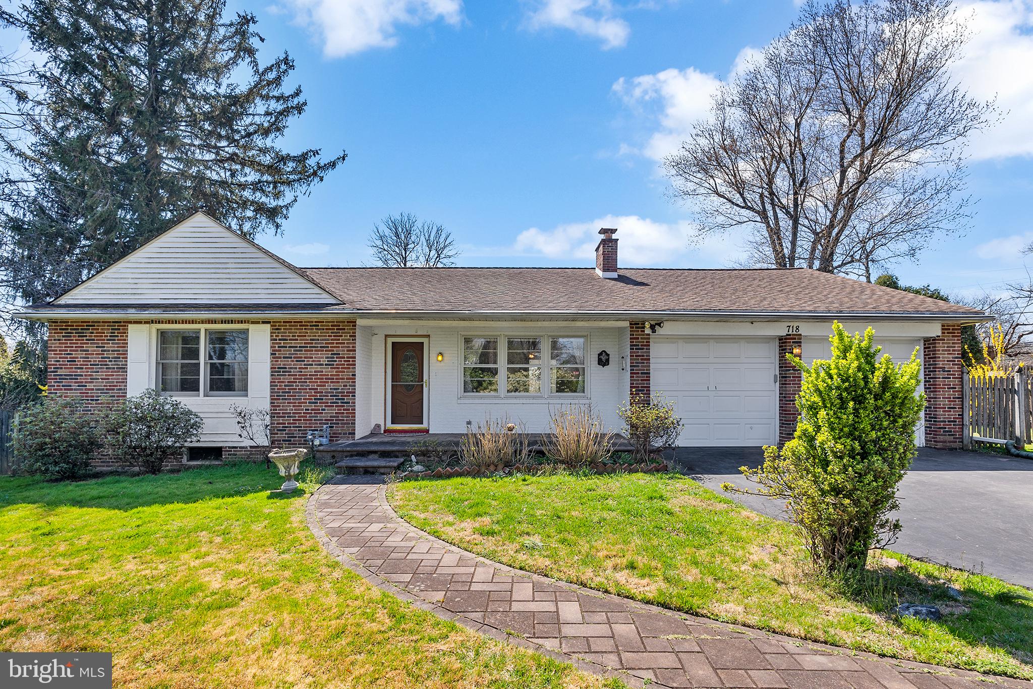 718 Dale Road Huntingdon Valley, PA 19006 - Photo 2 of 25