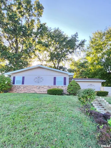 $179,900 | 112 North Parrish Lane, Carbondale, IL 62901