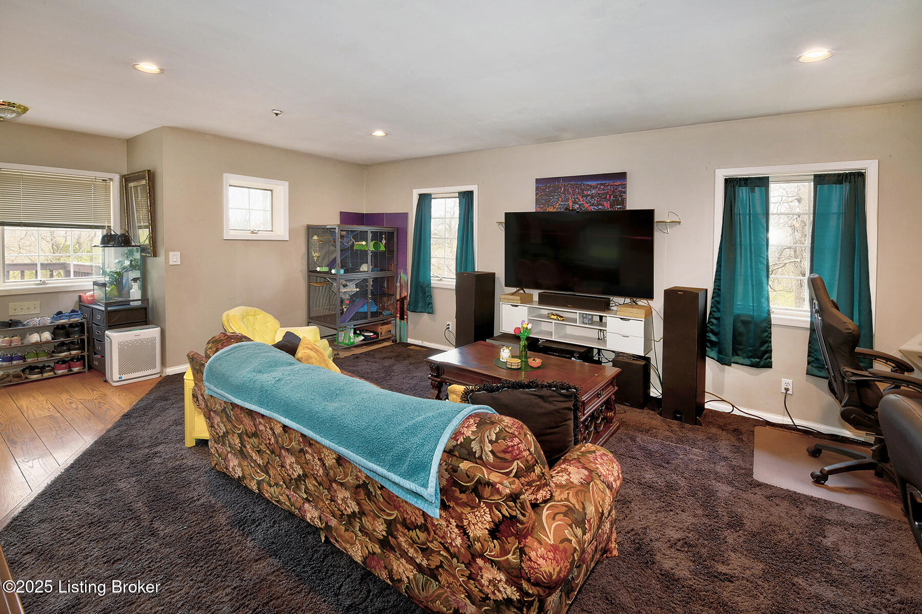 4226 Dolphin Road Louisville, KY 40220 - Photo 106 of 125 Apartment Family Room