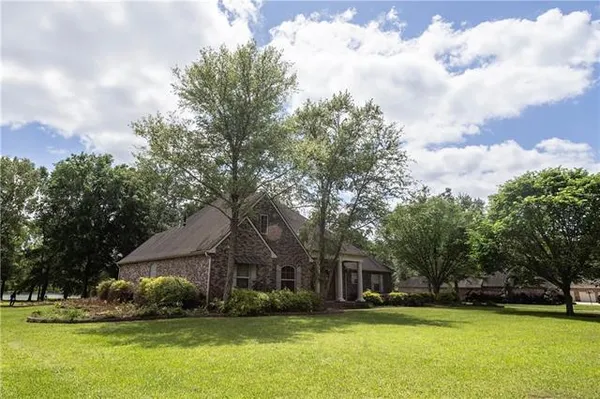 $452,500 | 115 Fox Run Drive, Natchitoches, LA 71457