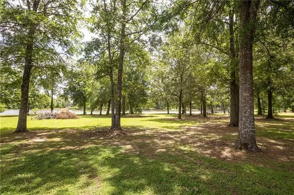 $452,500 | 115 Fox Run Drive, Natchitoches, LA 71457