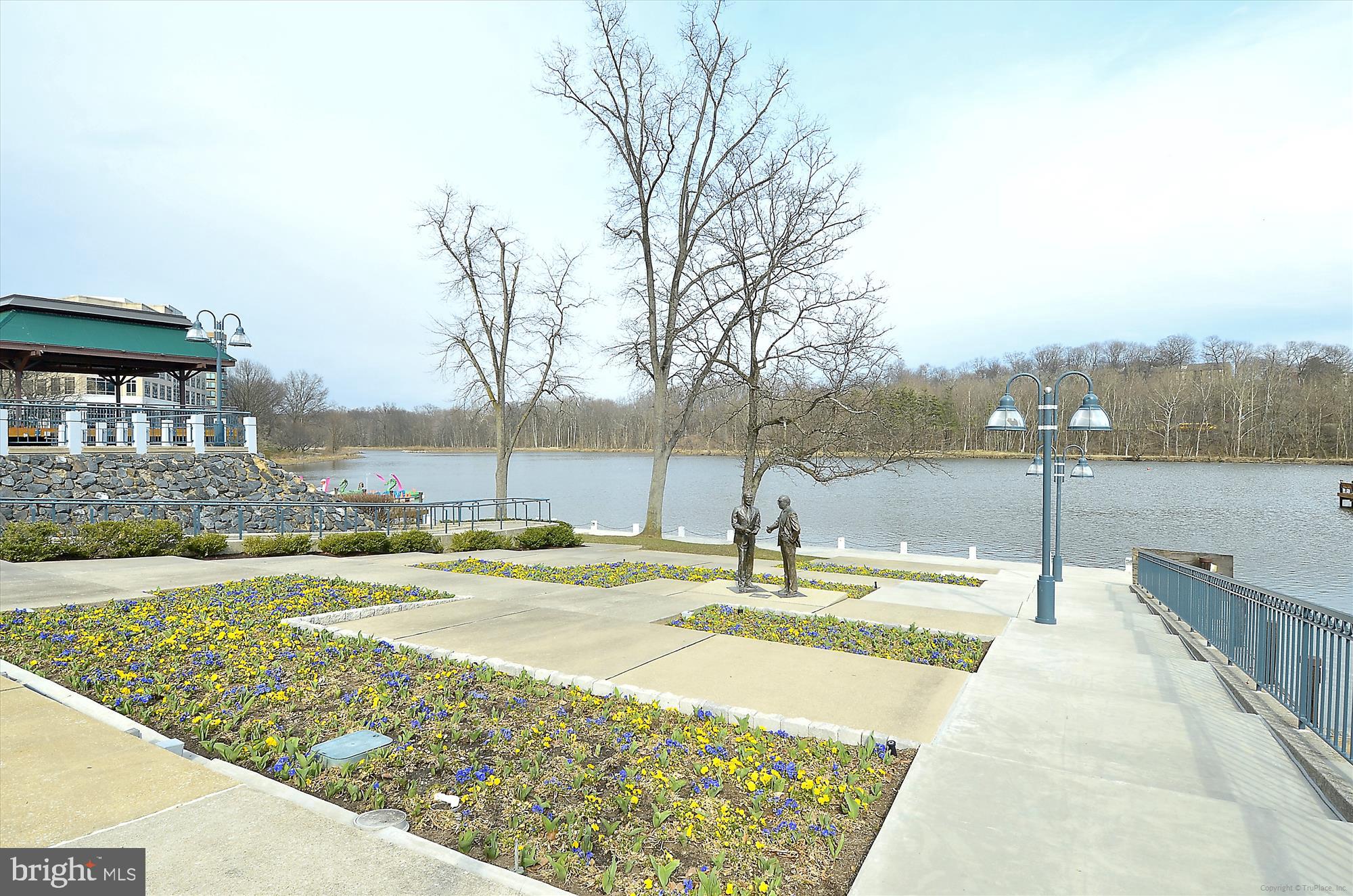 5832 Wyndham Circle, Unit 104 Columbia, MD 21044 - Photo 33 of 35 Lake Kittamaqundi Sitting Area
