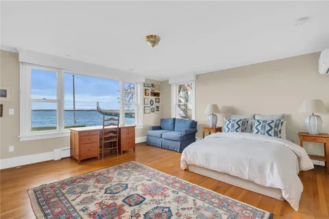 $3,000,000 | 4 Van Zandt Avenue, Newport, RI 02840