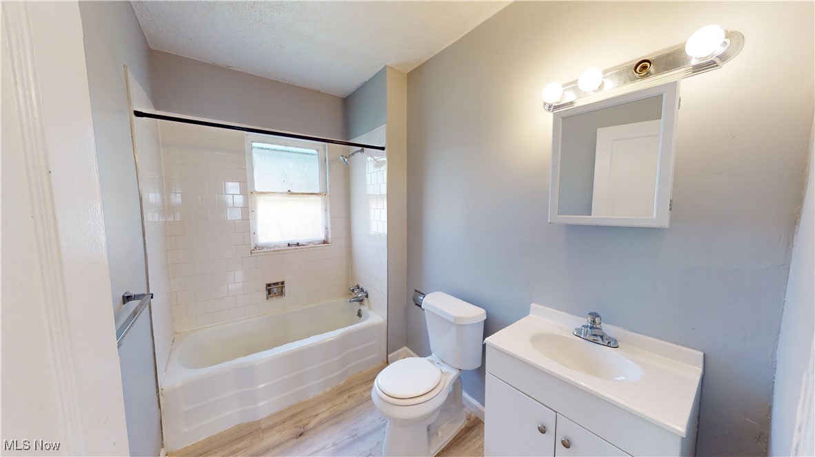 3558 Chelton Road Cleveland, OH 44120 - Photo 14 of 34