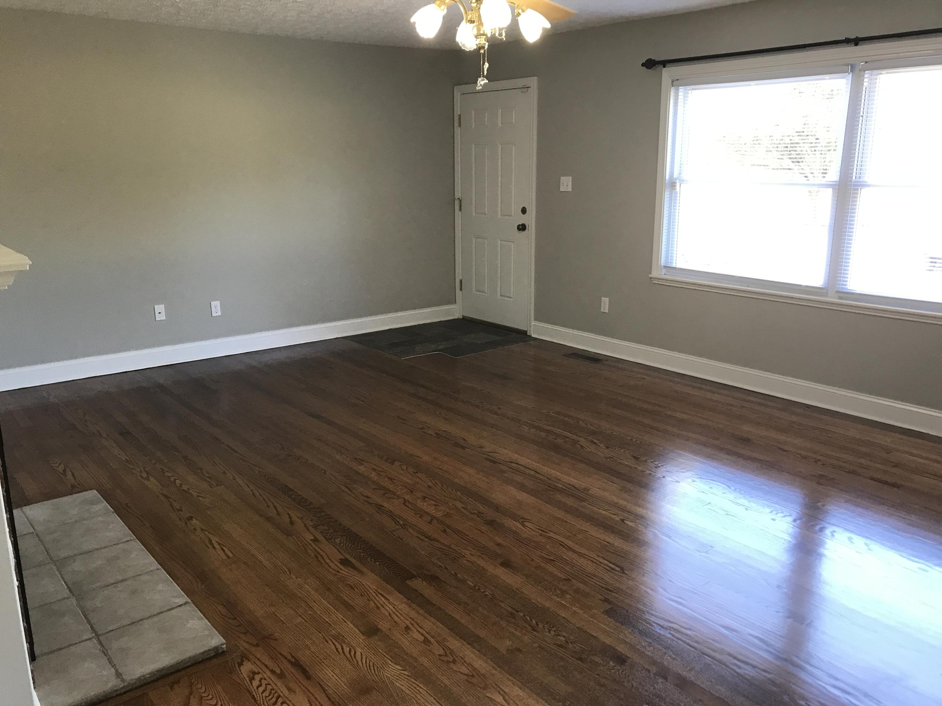 9510 East Emory Road Corryton, TN 37721 - Photo 8 of 22 living room3