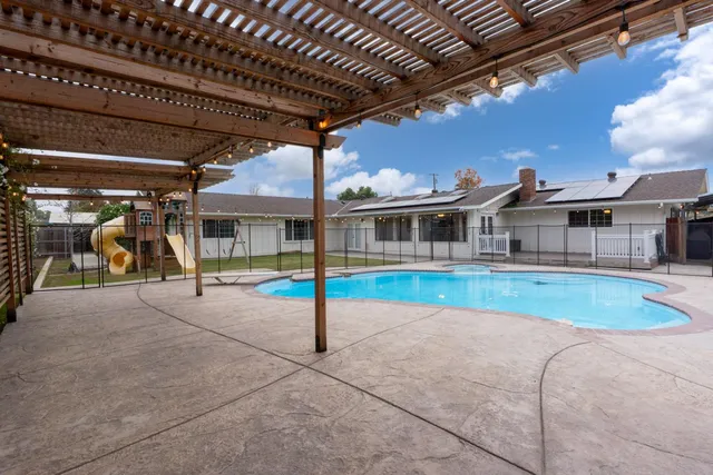 $749,900 | 2893 Helm Avenue, Clovis, CA 93612