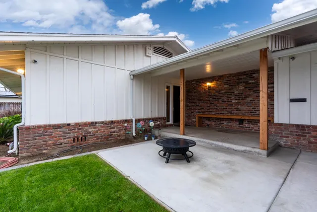 $749,900 | 2893 Helm Avenue, Clovis, CA 93612