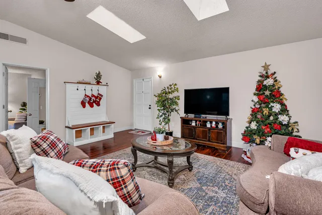 $749,900 | 2893 Helm Avenue, Clovis, CA 93612