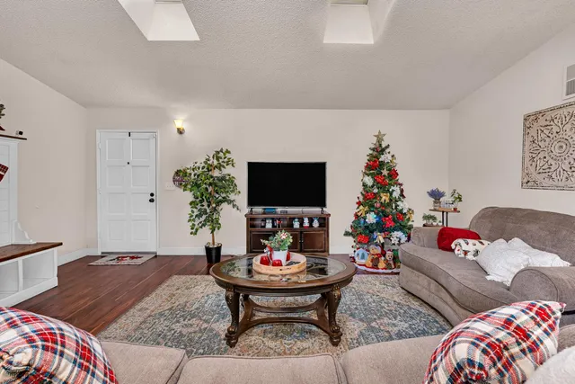 $749,900 | 2893 Helm Avenue, Clovis, CA 93612