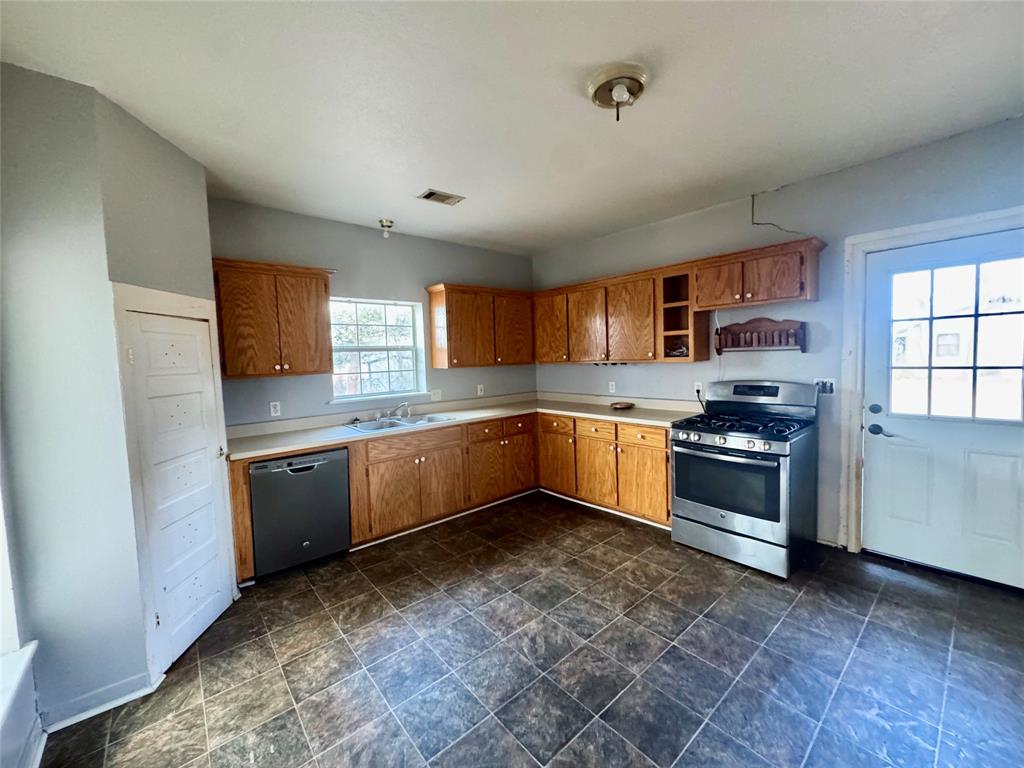 367 5th Street Deport, TX 75435 - Photo 7 of 15