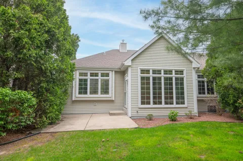 $432,500 | 2325 Caribou Lane, Grafton, WI 53024