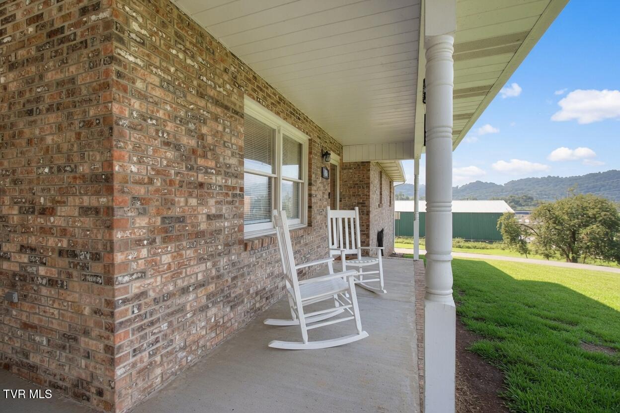 126 Clay Little Road Elizabethton, TN 37643 - Photo 5 of 29 6