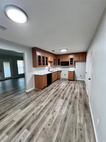 $294,900 | 1612 Prince Court, Benbrook, TX 76126