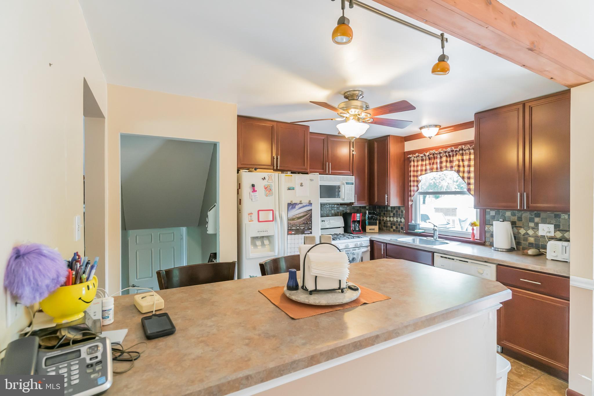 1117 Winding Road Lansdale, PA 19446 - Photo 16 of 37 Kitchen