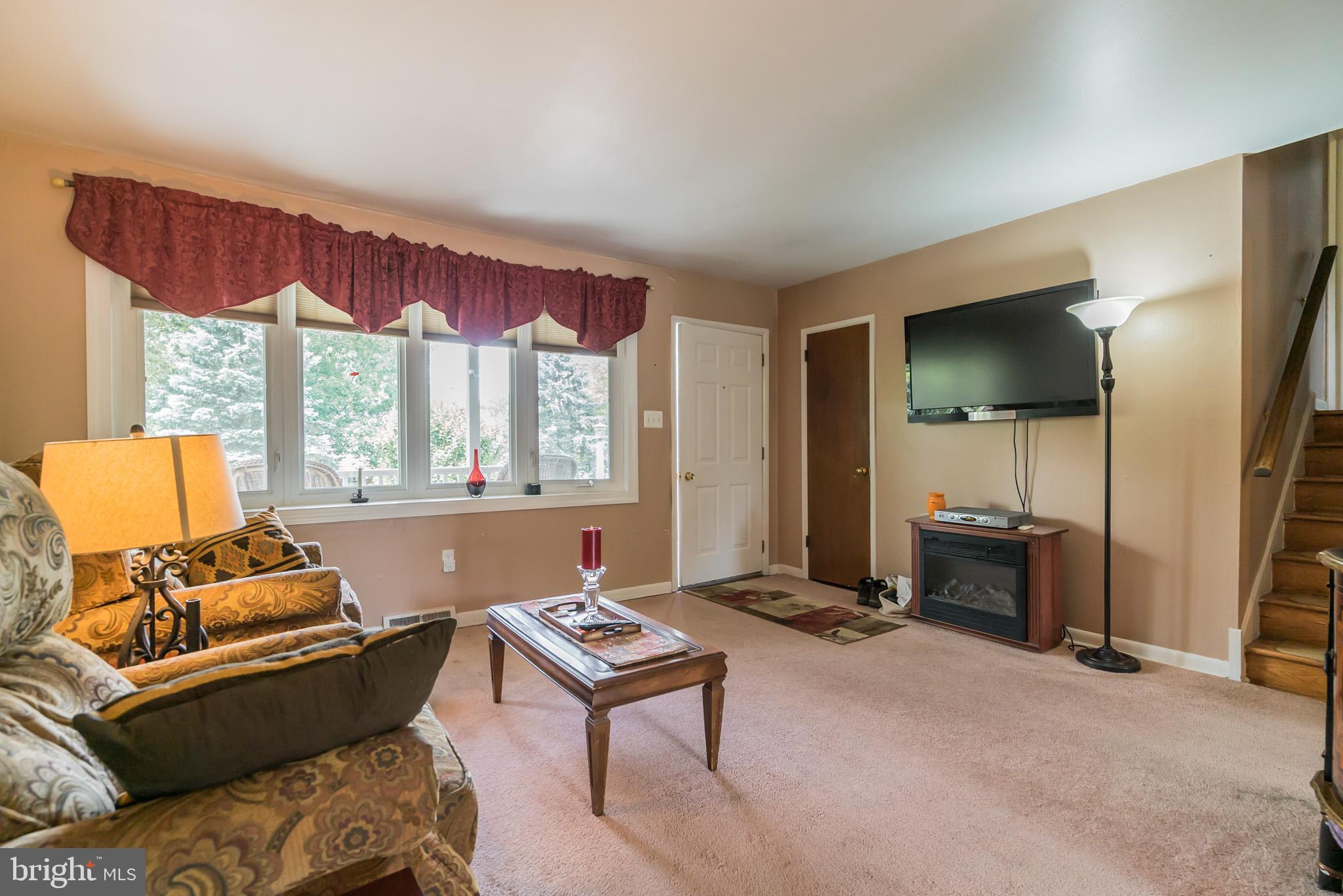 1117 Winding Road Lansdale, PA 19446 - Photo 3 of 37 Living Room