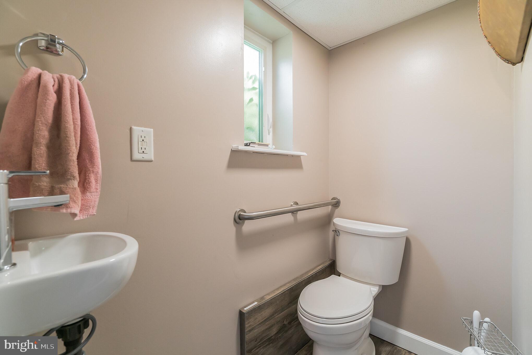 1117 Winding Road Lansdale, PA 19446 - Photo 25 of 37 Powder Room