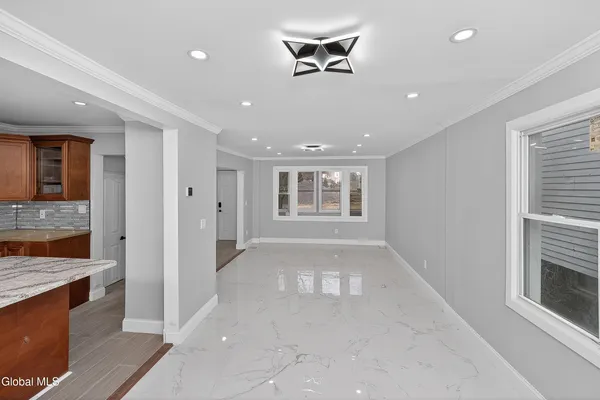 $279,900 | 1684 Lake Boulevard, Schenectady, NY 12304