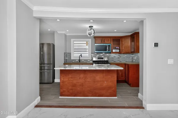 $279,900 | 1684 Lake Boulevard, Schenectady, NY 12304