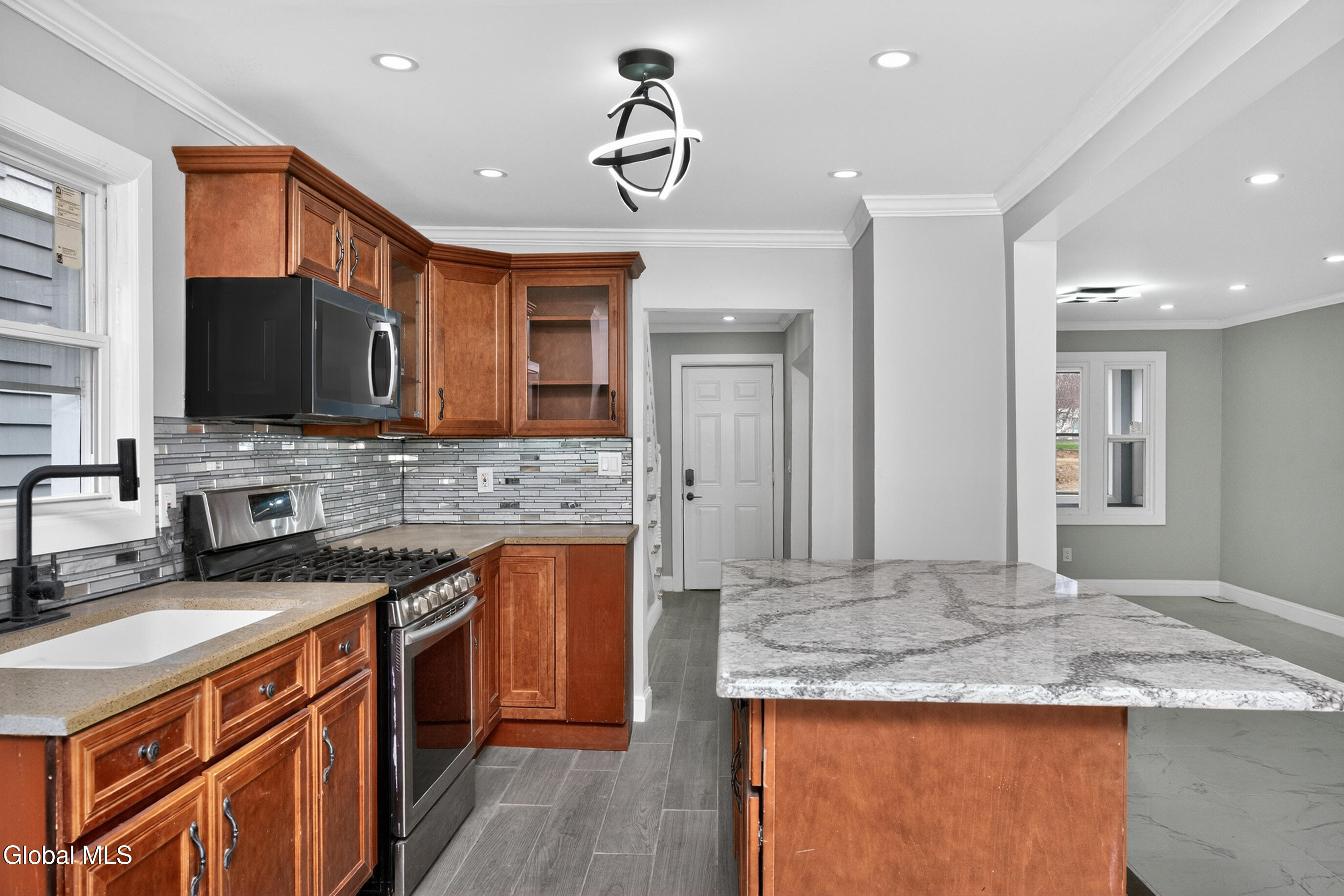 1684 Lake Boulevard Schenectady, NY 12304 - Photo 24 of 69 031-1684-Schenectady-NY-12304