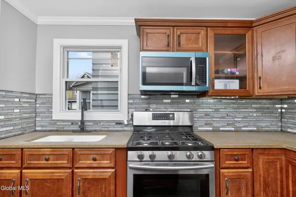 $279,900 | 1684 Lake Boulevard, Schenectady, NY 12304