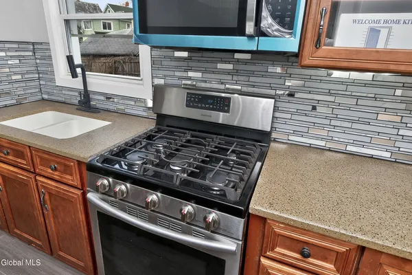 $279,900 | 1684 Lake Boulevard, Schenectady, NY 12304