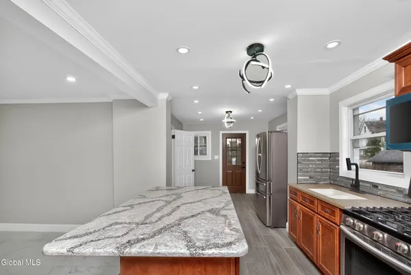 $279,900 | 1684 Lake Boulevard, Schenectady, NY 12304