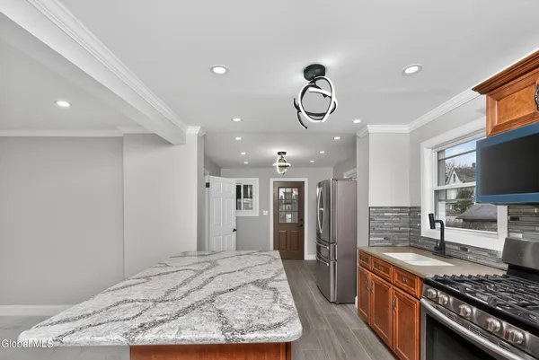 $279,900 | 1684 Lake Boulevard, Schenectady, NY 12304