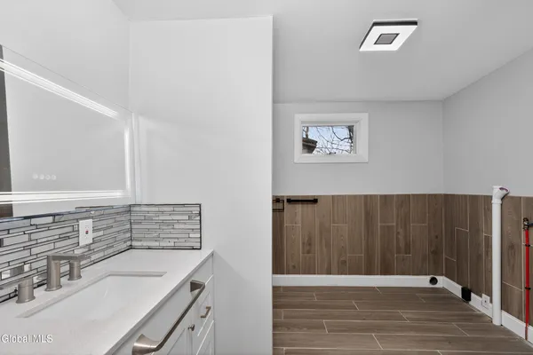 $279,900 | 1684 Lake Boulevard, Schenectady, NY 12304