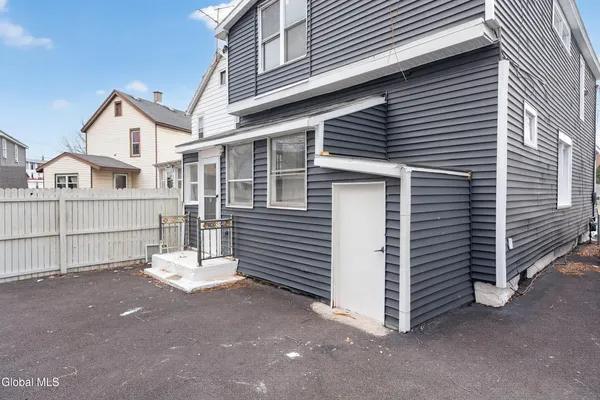 $279,900 | 1684 Lake Boulevard, Schenectady, NY 12304