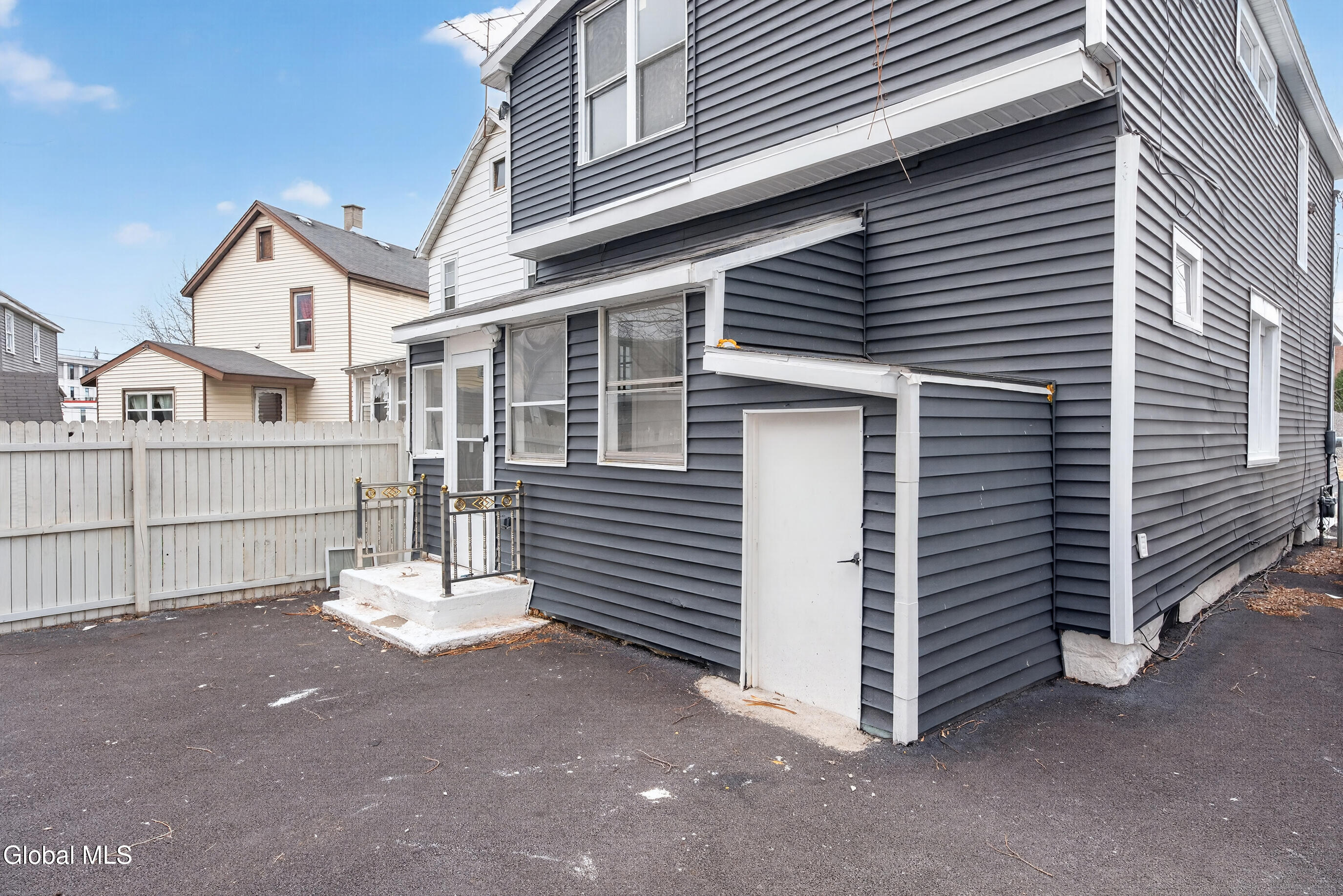 1684 Lake Boulevard Schenectady, NY 12304 - Photo 4 of 69 006-1684-Schenectady-NY-12304
