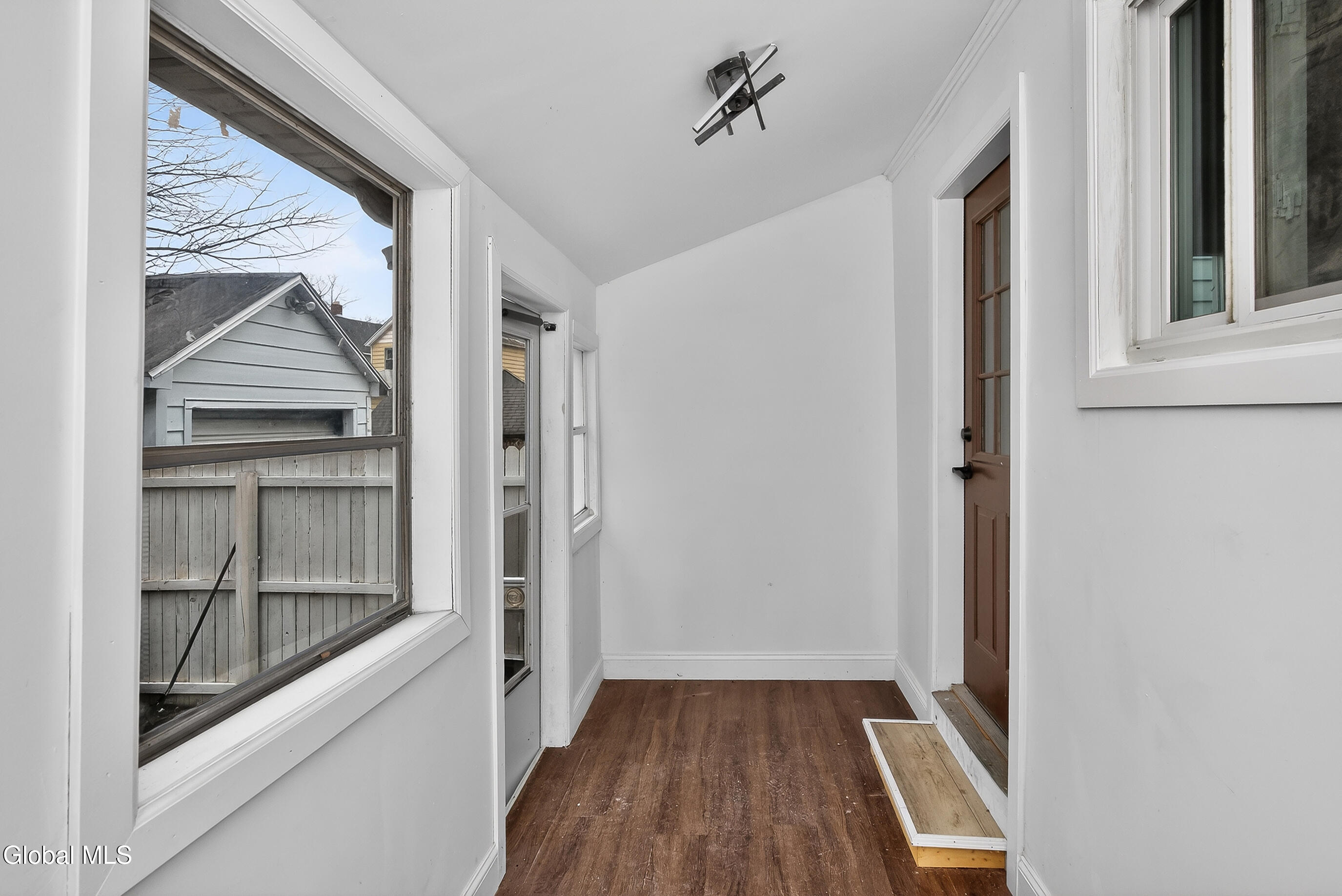 1684 Lake Boulevard Schenectady, NY 12304 - Photo 7 of 69 010-1684-Schenectady-NY-12304