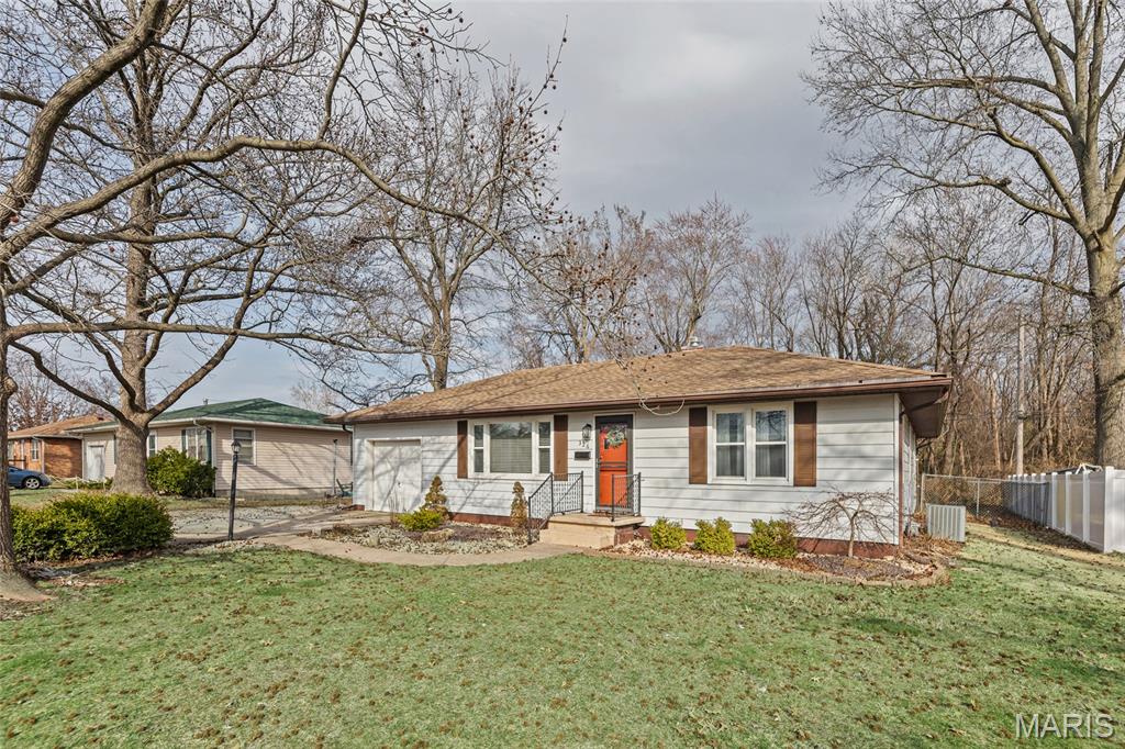 326 Silver Street Bethalto, IL 62010 - Photo 3 of 28