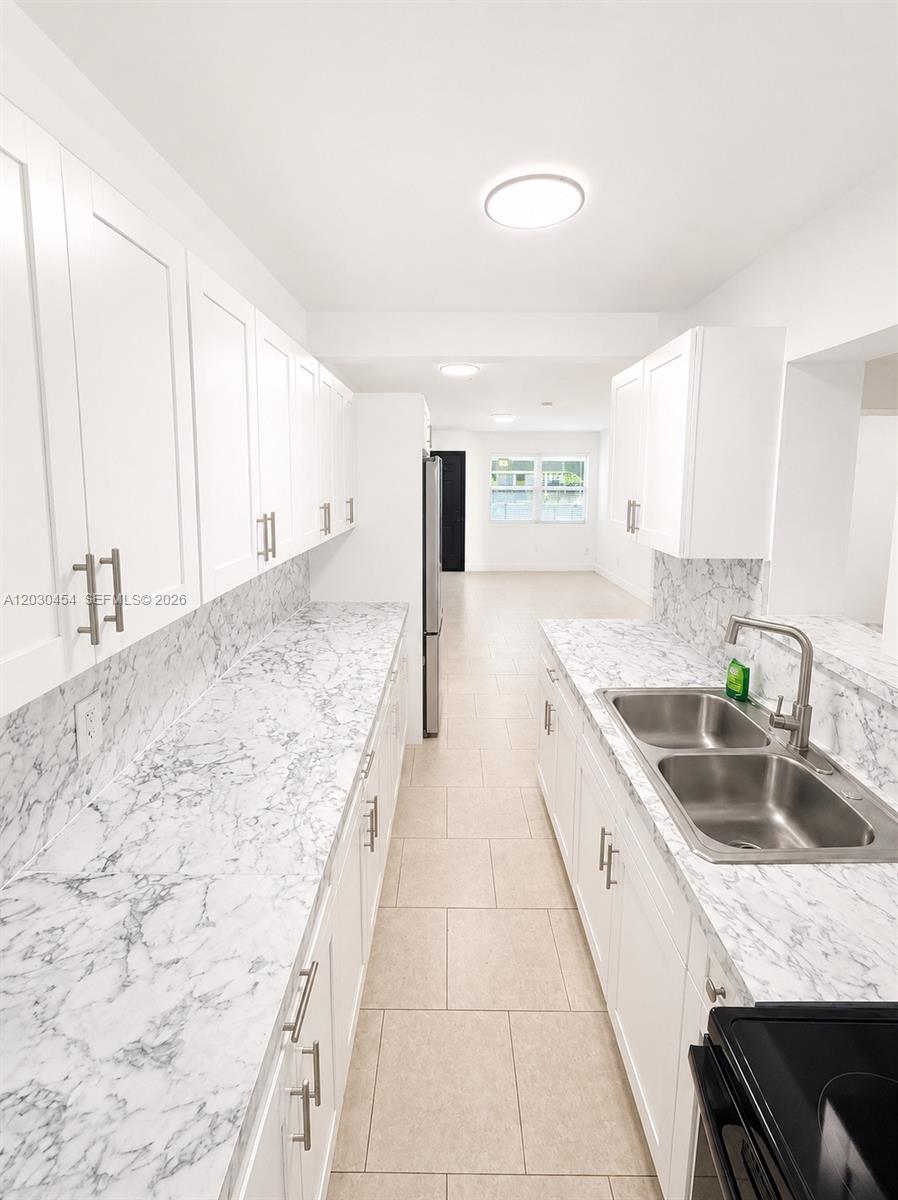 20600 Southwest 118th Place Miami, FL 33177 - Photo 9 of 10 Kitchen