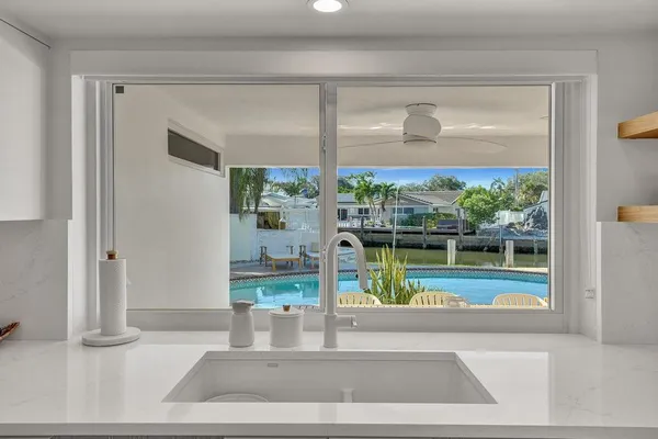 $10,000 | 5581 Northeast 31st Avenue, Fort Lauderdale, FL 33308