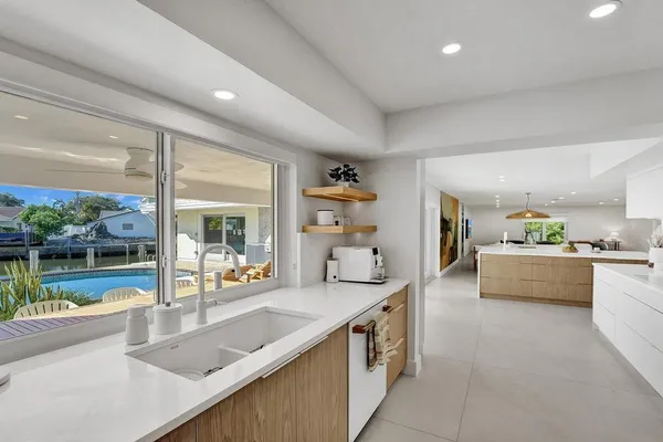 $10,000 | 5581 Northeast 31st Avenue, Fort Lauderdale, FL 33308