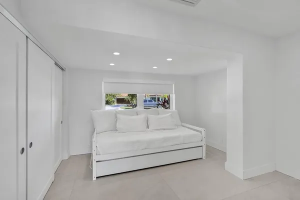 $10,000 | 5581 Northeast 31st Avenue, Fort Lauderdale, FL 33308
