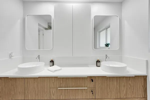 $10,000 | 5581 Northeast 31st Avenue, Fort Lauderdale, FL 33308