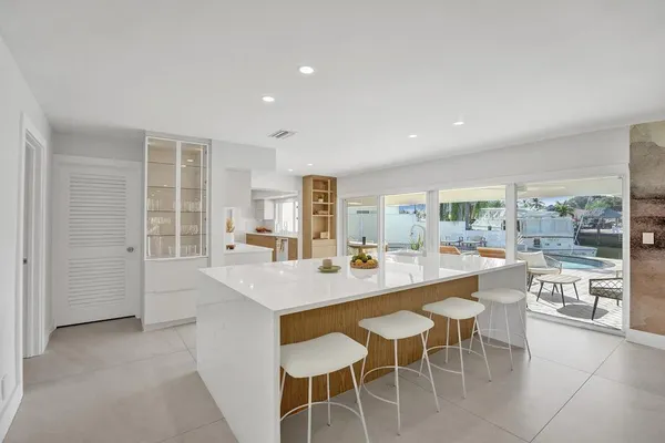 $10,000 | 5581 Northeast 31st Avenue, Fort Lauderdale, FL 33308