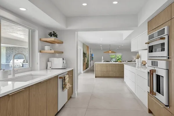 $10,000 | 5581 Northeast 31st Avenue, Fort Lauderdale, FL 33308