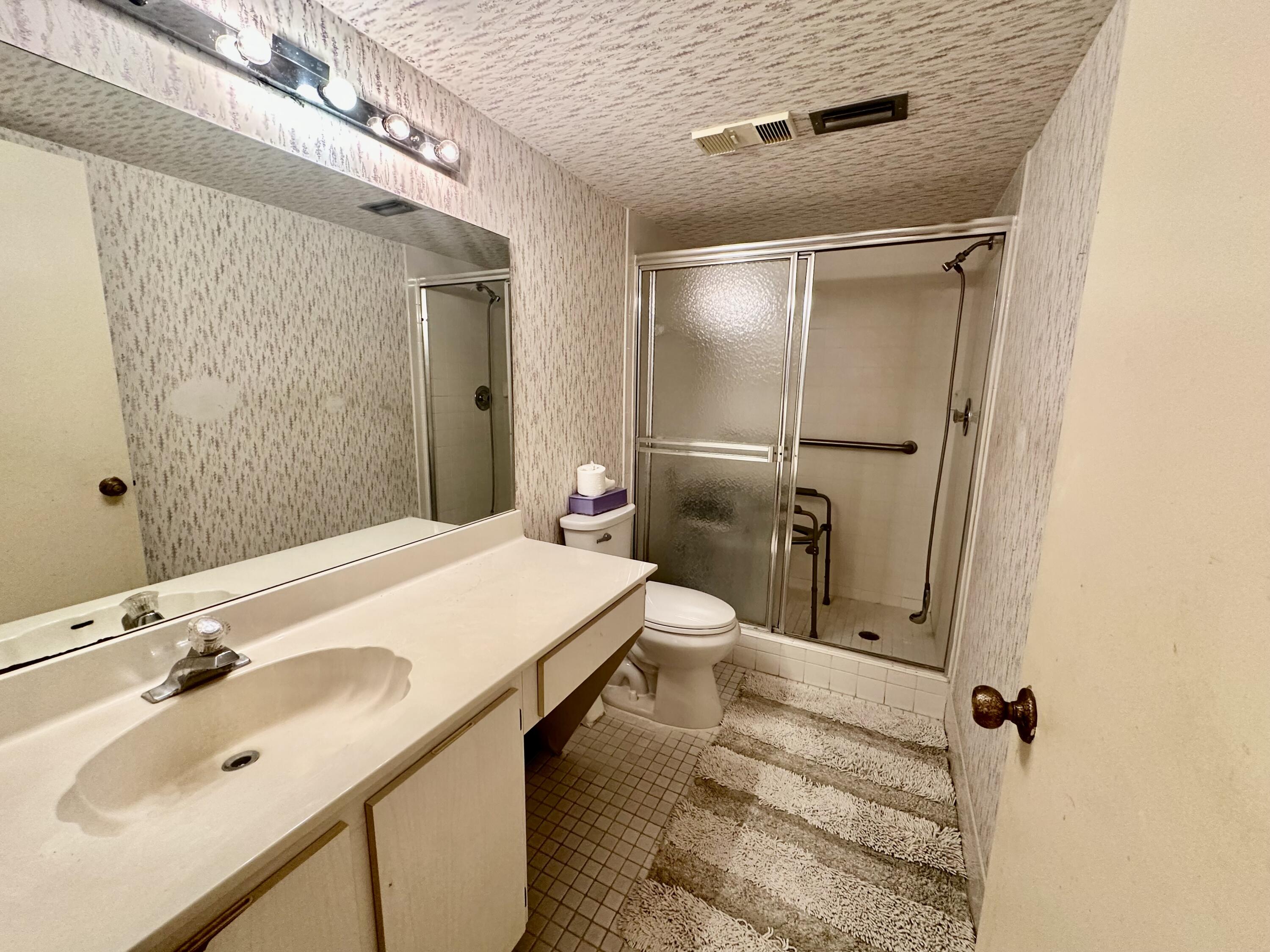 7146 Huntington Lane, Unit 402 Delray Beach, FL 33446 - Photo 15 of 33 IMG_2441