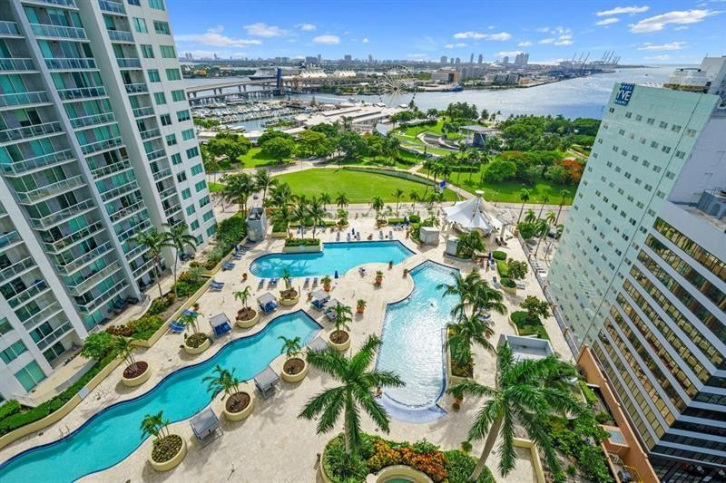 253 Northeast 2nd Street, Unit 421 Miami, FL 33132 - Photo 4 of 39 a view of a city