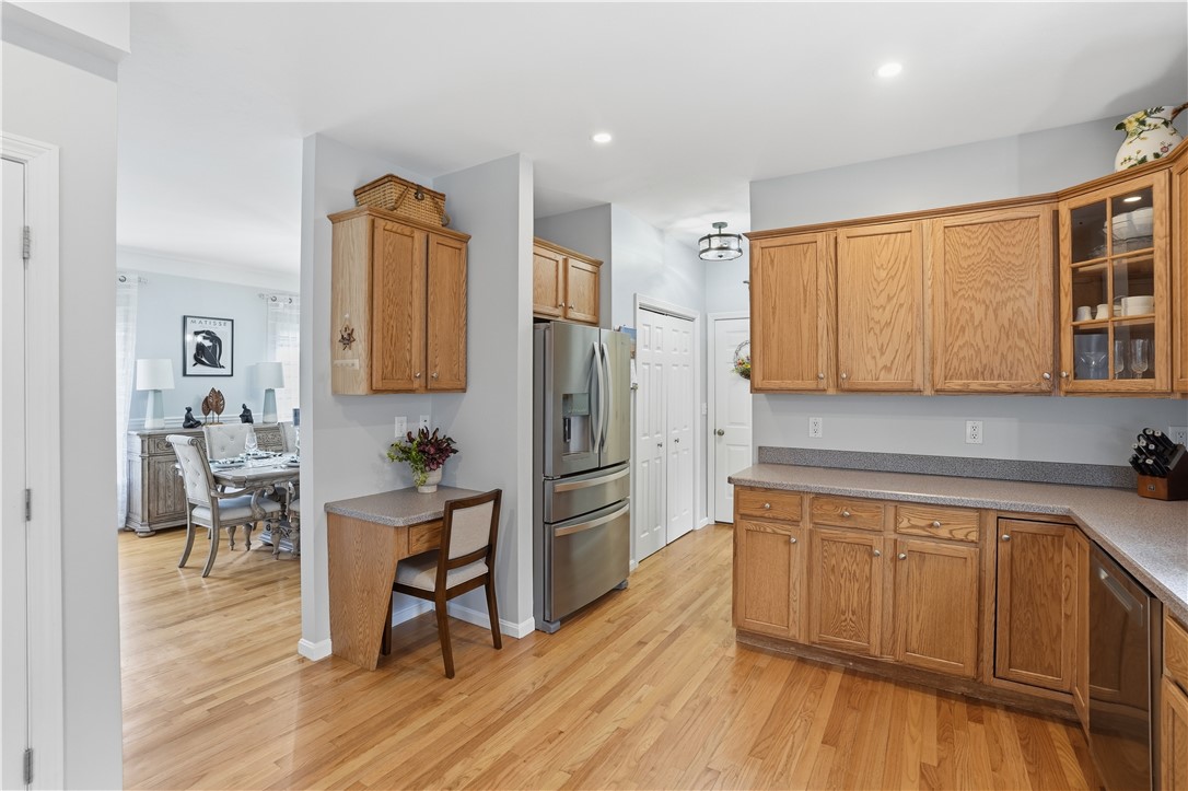 52 Hummingbird Lane Cranston, RI 02921 - Photo 12 of 50