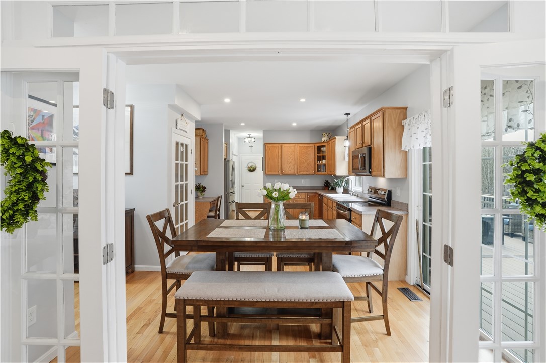 52 Hummingbird Lane Cranston, RI 02921 - Photo 5 of 50